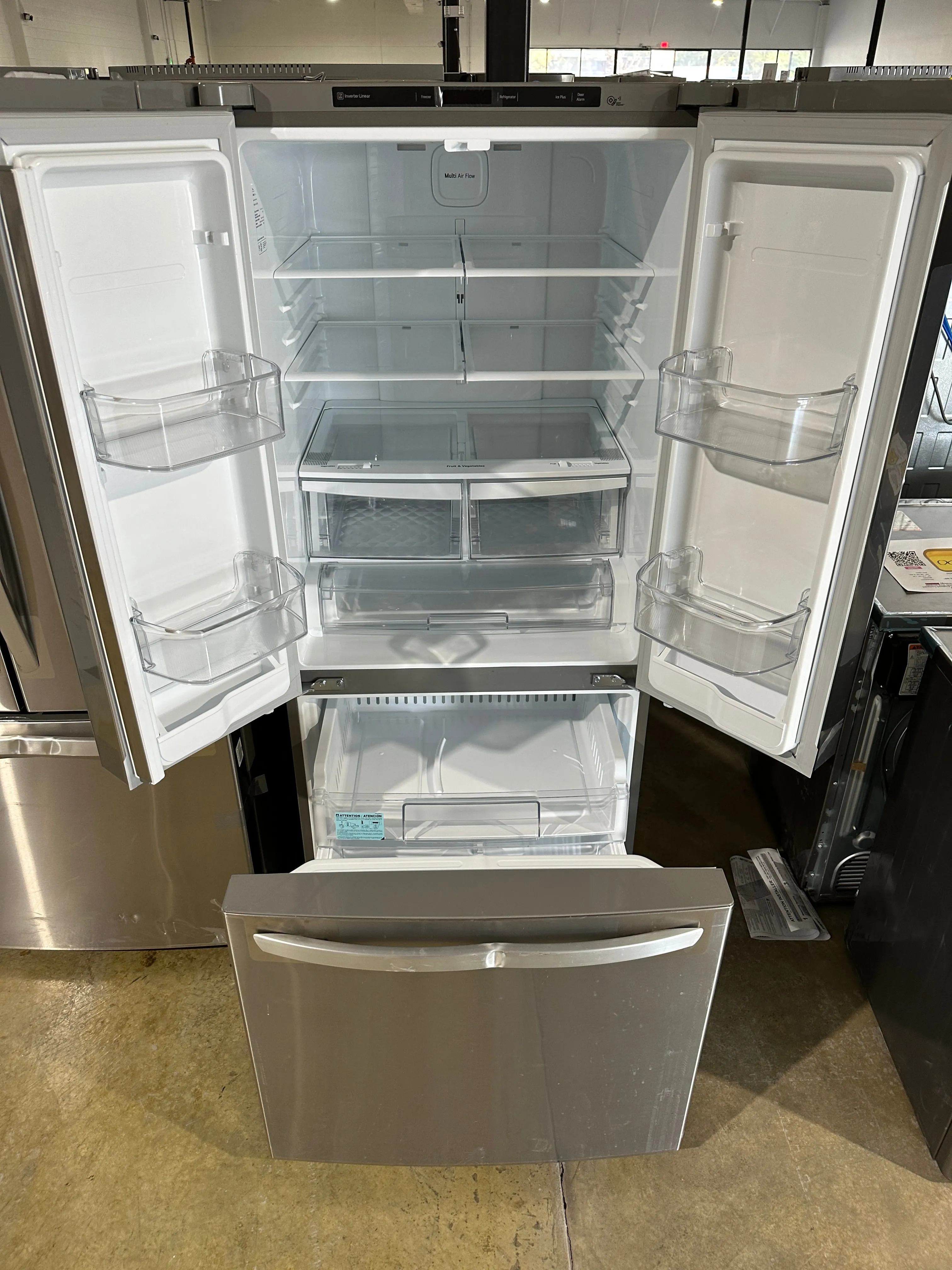 21.8 CU FT FRENCH DOOR LG REFRIGERATOR MODEL:LFCS22520S  REF12133S