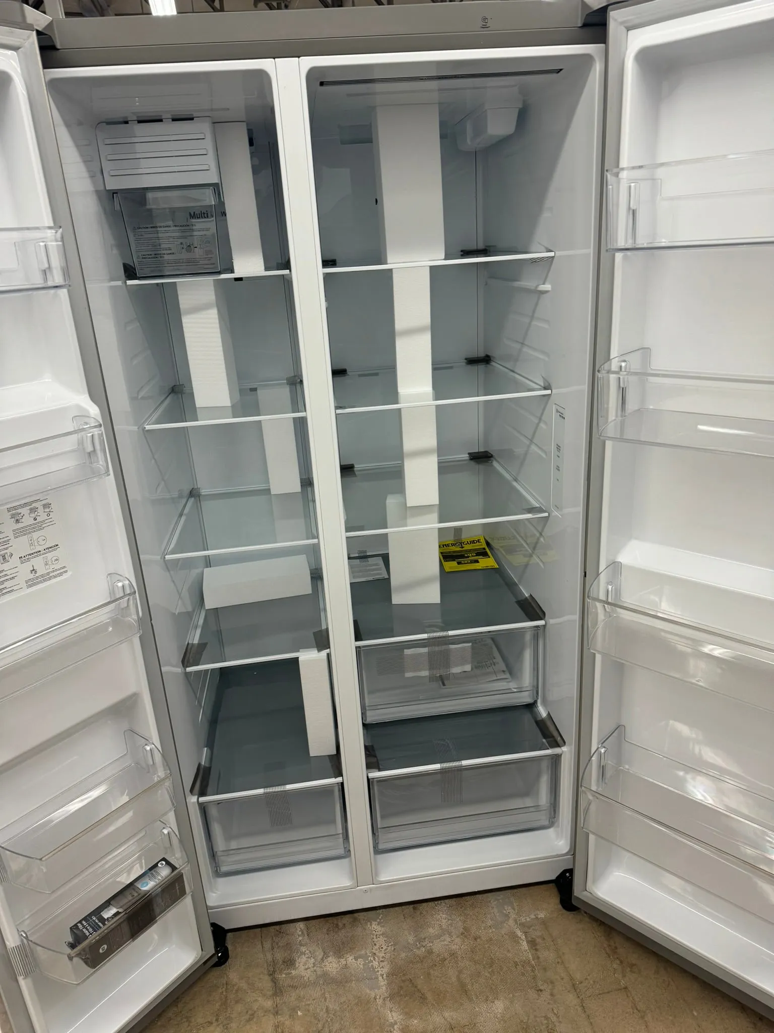 BEAUTIFUL BRAND NEW STAINLESS STEEL LG REFRIGERATOR MODEL: LRSWS2806S REF10190R